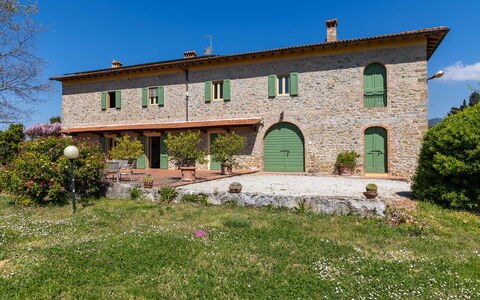 Il Leccio, Vinci, Private Pool and Tennis: Agriturismo, Villetta, Estate, Giardino, Villa, Landscaping, Hacienda, Piantagione, Backyard
