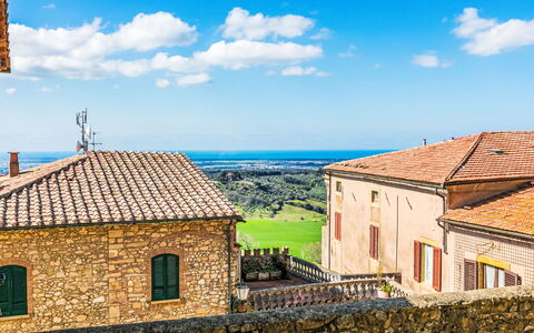 Il Sogno Toscano: Sky, Blue, Wall, Horizon, Village, Stone Wall, Stock Photography