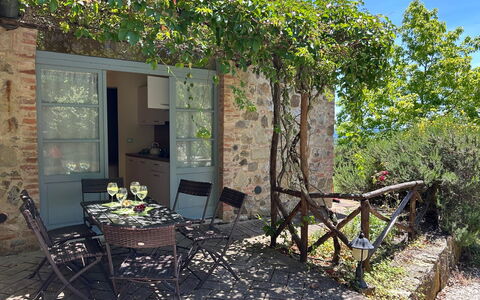 Casa Stella Serena, Casole D'Elsa, Pool: Mobilia, Mobili Da Esterno, Tavolo Esterno, Sedia, Giardino, Vaso Di Fiori, Backyard, Shade, Muro ​​Di Pietra, Pianta Della Casa