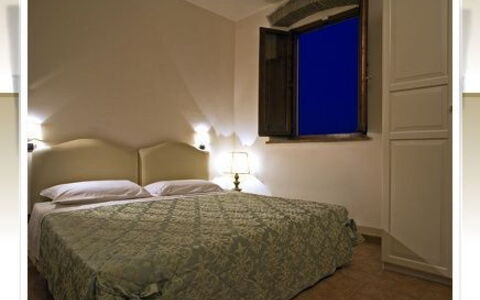Accommodation:&nbsp;Casale 1