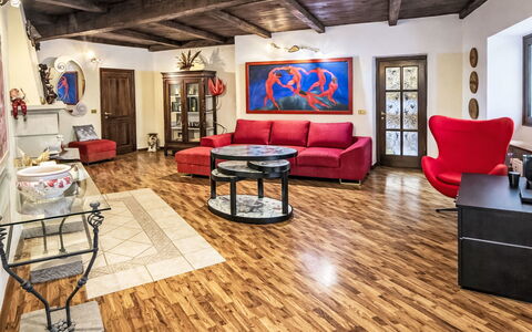 La Casa di Fiore: Mobilia, Pavimentazione, Interior Design, Pavimento, Legna, Divano, Pavimento In Legno, Soggiorno, Soffitto, Illuminazione