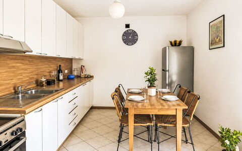 La Casa di Fiore: Mobilia, Interior Design, Pavimentazione, Legna, Pavimento, Cucina, Controsoffitto, Cabinetry, Camera, Apparecchio Major