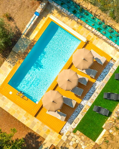 Villa la Guardiola: Swimming Pool, Resort, Outdoor Furniture, Sunlounger, Eco Hotel, Garden, Umbrella, Shade, Thermae, Landscaping