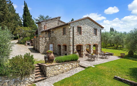 San Sano Retreat, Chianti Vineyard Views & Diving: Villetta, Estate, Giardino, Agriturismo, Muro ​​Di Pietra, Brick, Landscaping, Villa, Casa Storica