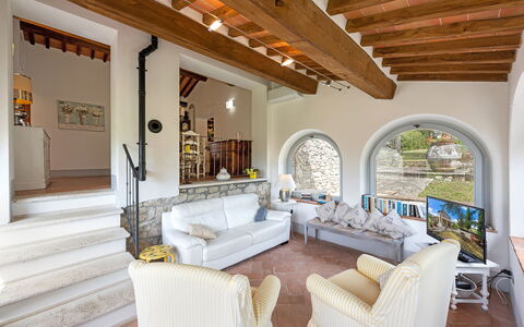 San Sano Retreat, Chianti Vineyard Views & Diving: Interior Design, Mobilia, Parete, Pavimentazione, Soffitto, Pavimento, Camera, Divano, Casa, Soggiorno