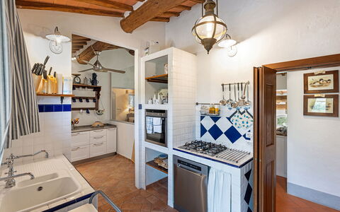 San Sano Retreat, Chianti Vineyard Views & Diving: Pavimentazione, Interior Design, Mobilia, Cucina, Soffitto, Pavimento, Casa, Illuminazione, Controsoffitto, Camera