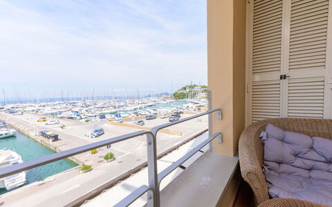 Al Porto: Apartment, Marina, Watercraft, Balcony, Boat, Mast, Hotel, Port, Naval Architecture, Harbor