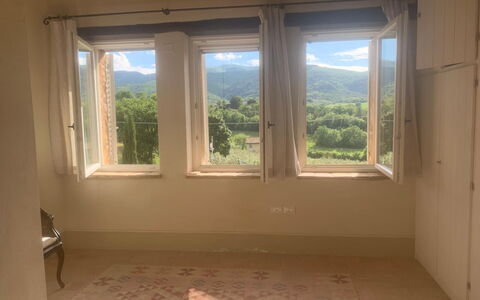 Il Casale al Colle: Legna, Pavimento, Pavimentazione, Soffitto, Camera, Latifoglie, Color Legno, Illuminazione Diurna, Finestra Trattamento, Gesso