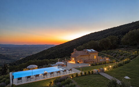 Villa Maddalena alla Guglielmesca: Swimming Pool, Resort, Evening, Eco Hotel, Villa, Mountain Village, Resort Town