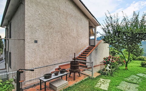 Cà Olivella: Mobilia, Cucina & Sala Da Pranzo Tavolo, Sedia, Pavimento, Mare, Balcone, Oceano, Ricorrere, Eco Hotel, Sala Da Pranzo