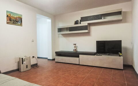 Sondolo: Family Car, Apartment, Luxury Vehicle, Mid-Size Car, Parking, Sedan, Compact Car, City Car