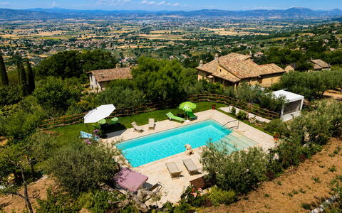 Il Paradiso tra Gli Ulivi: Piscina, Ricorrere, Estate, Hacienda, Eco Hotel, Villa, Landscaping, Agriturismo, Terme, Ombrello