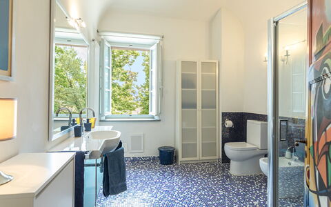 Antica Villa Merelli 12: Pavimentazione, Interior Design, Pavimento, Idraulico Fixture, Bagno, Idraulico, Soffitto, Camera, Appartamento, Piastrella