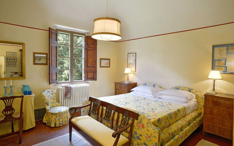 Villa Gioli: Furniture, Interior Design, Bedroom, Bed, Textile, Room, Table, Flooring, Bed Sheet, Home