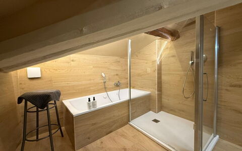 Il Pittore: Pavimentazione, Pavimento, Legna, Interior Design, Idraulico Fixture, Soffitto, Pavimento In Legno, Vasca Da Bagno, Bagno, Idraulico