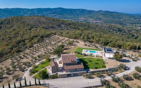 La Calcinaia Country Villa, Bucine: Paesaggio, Estate, Fotografia Aerea, Villaggio, Agriturismo, Visione Globale, Villa, Piscina, Hacienda, Dimora