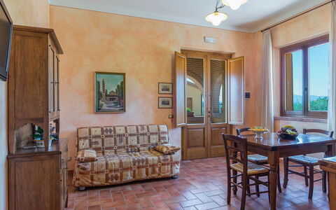 Poderina dei Poggi 12: Mobilia, Interior Design, Pavimentazione, Camera, Pavimento, Illuminazione, Soffitto, Tavolo, Casa, Sedia