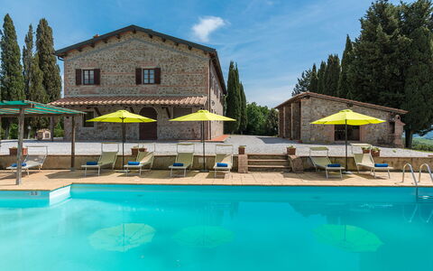 Podere Calcheto 14: Estate, Villa, Hacienda, Larice, Hotel, Agriturismo, Piscina