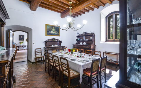 Torre di Paciano 10+2: Mobilia, Interior Design, Tavolo, Pavimentazione, Legna, Soffitto, Sala Da Pranzo, Cucina & Sala Da Pranzo Tavolo, Sedia, Pavimento
