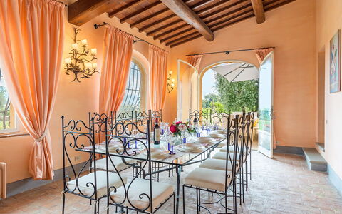 Villa Pucci 12: Mobilia, Interior Design, Tavolo, Sedia, Architettura, Cucina & Sala Da Pranzo Tavolo, Casa, Soffitto, Illuminazione, Sala Da Pranzo