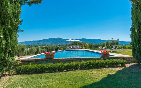 Villa Pucci 12: Blu, Geografia Montane, Natura, Montagna, Collina, Paesaggio, Highland, Catena Montuosa, Hill Station, Valle