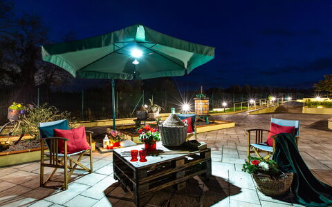 Il Nocciolo 12: Mobilia, Mobili Da Esterno, Sedia, Tavolo Esterno, Ombrello, Giardino, Terrazza, Ristorante, Cortile, Eco Hotel