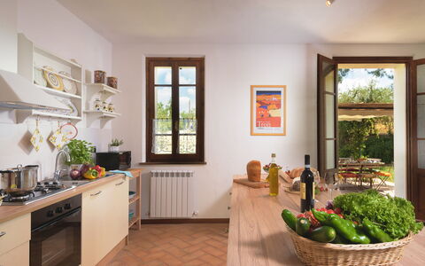 Poggio Vistabella 10: Mobilia, Interior Design, Pavimentazione, Cucina, Legna, Tavolo, Controsoffitto, Cucina & Sala Da Pranzo Tavolo, Elettrodomestico Da Cucina, Casa