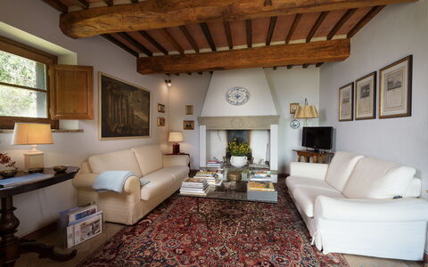 Le Volpaie 6+1: Furniture, Wall, Interior Design, Flooring, Couch, Living Room, Home, Picture Frame, House, Table
