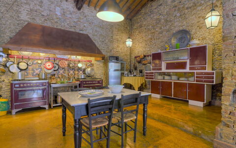 Casabianca 12: Mobilia, Interior Design, Cucina, Pavimentazione, Soffitto, Illuminazione, Tavolo, Camera, Lampada, Pavimento