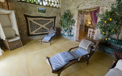 Casabianca 12: Mobilia, Interior Design, Pavimentazione, Pavimento, Sedia, Camera, Soggiorno, Materiali Naturali, Pianta Della Casa, Tavolino Da Caffè