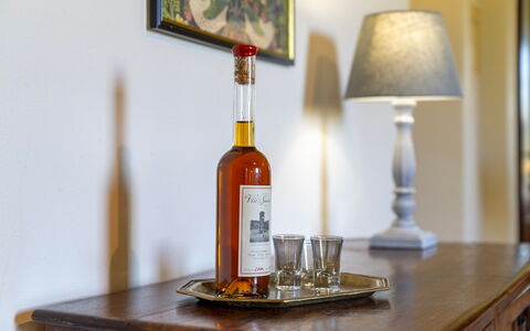 Podere Collelungo 14: Bottiglia, Barware, Bottiglia Di Vetro, Bicchieri, Bicchiere, Vino