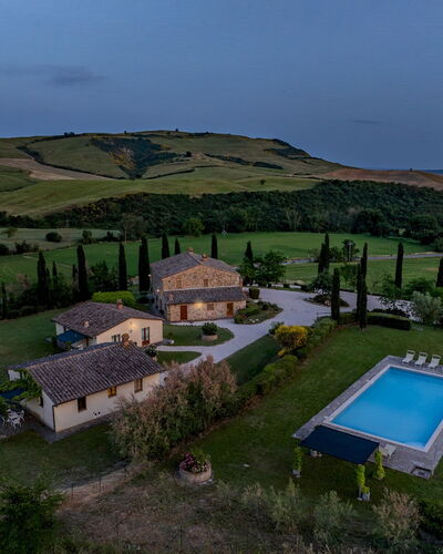 Podere Collelungo 14: Home, Estate, Cottage, Farmhouse, Villa, Hacienda, Mansion, Swimming Pool, Backyard