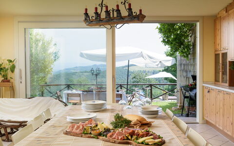 Villa Vittoria D'Anghiari 7+3: Mobilia, Sedia, Tavolo, Interior Design, Cucina & Sala Da Pranzo Tavolo, Soffitto, Sala Da Pranzo, Camera, Tovaglia, Shade