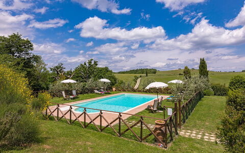 Podere Bagnolo 8: Estate, Giardino, Agriturismo, Piscina, Prato, Backyard, Hacienda, Cortile, Villa, Landscaping