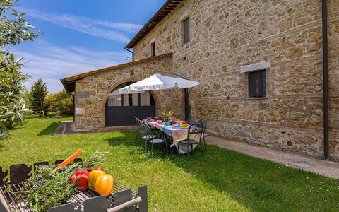Podere Bagnolo 8: Villetta, Agriturismo, Brick, Estate, Villa, Muro ​​Di Pietra, Hacienda, Backyard, Pianta Della Casa, Piscina