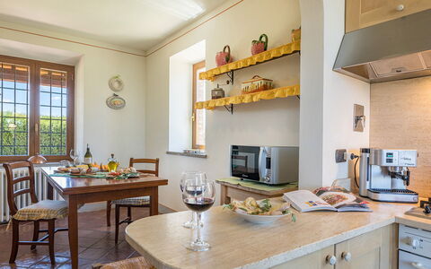 Poggio Medei 10: Mobilia, Interior Design, Pavimentazione, Casa, Cucina & Sala Da Pranzo Tavolo, Tavolo, Camera, Cucina, Controsoffitto, Illuminazione