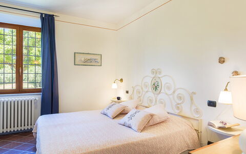 Poggio Medei 10: Mobilia, Interior Design, Pavimentazione, Pavimento, Camera, Camera Da Letto, Tavolo, Casa, Letto, Soffitto