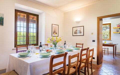 Poggio Medei 10: Mobilia, Tavolo, Interior Design, Sala Da Pranzo, Pavimentazione, Cucina & Sala Da Pranzo Tavolo, Camera, Sedia, Casa, Soffitto