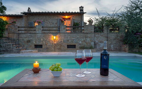 L'Oliveta 6: Piscina, Vaso Di Fiori, Giochi D'Acqua, Materiale Composito, Mobili Da Esterno, Flagstone, Ricorrere, Pianta Della Casa, Terme, Cortile