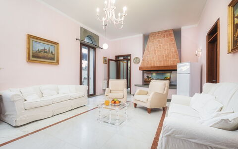 Villa Croci 12: Mobilia, Interior Design, Pavimentazione, Pavimento, Divano, Soggiorno, Soffitto, Camera, Illuminazione, Tavolo