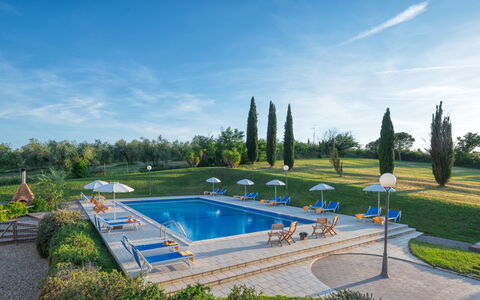 Villa Croci 12: Piscina, Ricorrere, Giardino, Mobili Da Esterno, Landscaping, Lettino, Villa, Parco, Eco Hotel, Hotel