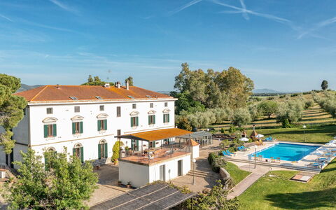 Villa Croci 12: Estate, Villa, Hacienda, Hotel, Dimora, Piscina