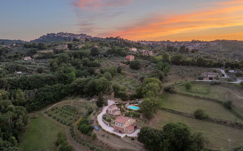 Il Casale di Manuele 12: Tree, Landscape, Rural Area, Estate, Hill Station, Village, Eco Hotel, Farmhouse, Mountain Village, Villa