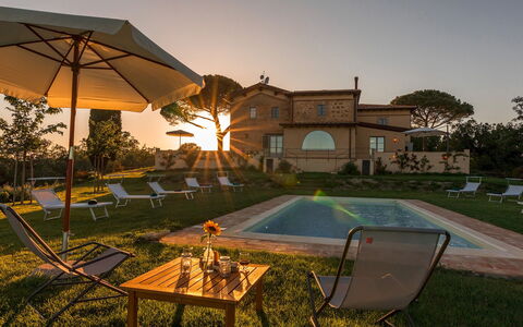 Il Colle di Donna Ilaria 12: Erba, Arbusto, Casa, Paesaggio, Casa, Estate, Lotto, Giardino, Area Rurale, Dimora