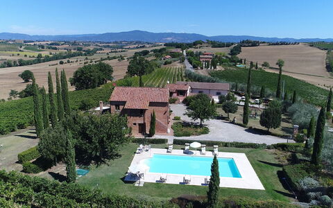 Il Fitto 10: House, Home, Residential Area, Estate, Land Lot, Cottage, Farmhouse, Landscaping, Lawn, Garden