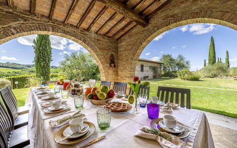 Casale dei 12: Food, Farmhouse, Villa, Hacienda