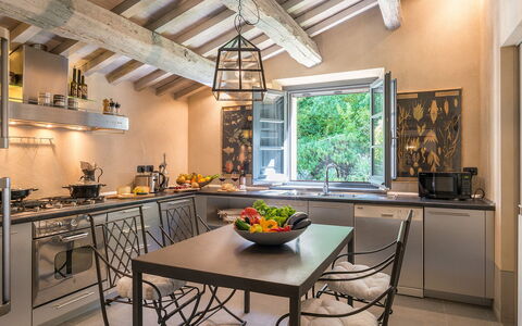 Muffato 6: Mobilia, Interior Design, Cucina, Pavimentazione, Legna, Soffitto, Casa, Controsoffitto, Lampada, Camera