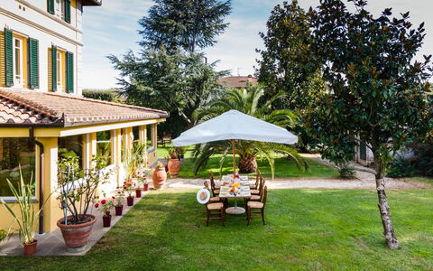 Villa Luigina 8: Residential Area, Home, House, Estate, Shade, Garden, Mansion, Hacienda, Lawn, Landscaping