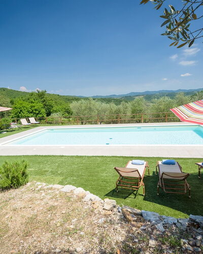 Villa la Poiana 10: Mountainous Landforms, Hill, Mountain, Swimming Pool, Mountain Range, Hill Station, Eco Hotel, Outdoor Furniture, Resort, Estate