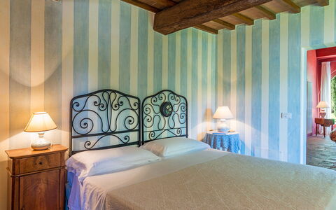 San Francesco 12: Furniture, Wall, Bedroom, Bed, Interior Design, Linens, Flooring, Bed Sheet, Bedding, Floor